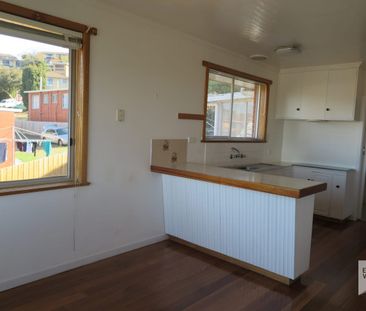 Centrally located family home in quiet location. - Photo 1