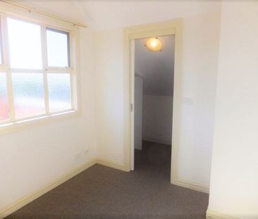 Prime Location! - Photo 2
