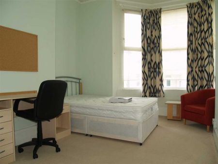 5 Bed - Salcombe Road, Plymouth - Photo 3