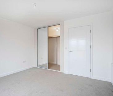 The Waterfront, Gloucester, GL2 - Photo 3