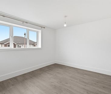 4 bedroom semi-detached house to rent - Photo 3