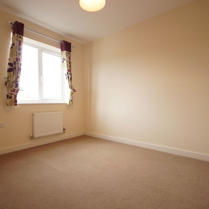 3 bedroom Semi-Detached House to let - Photo 1