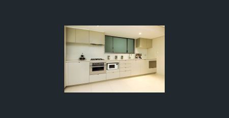 Footsteps From The Beach - Photo 2