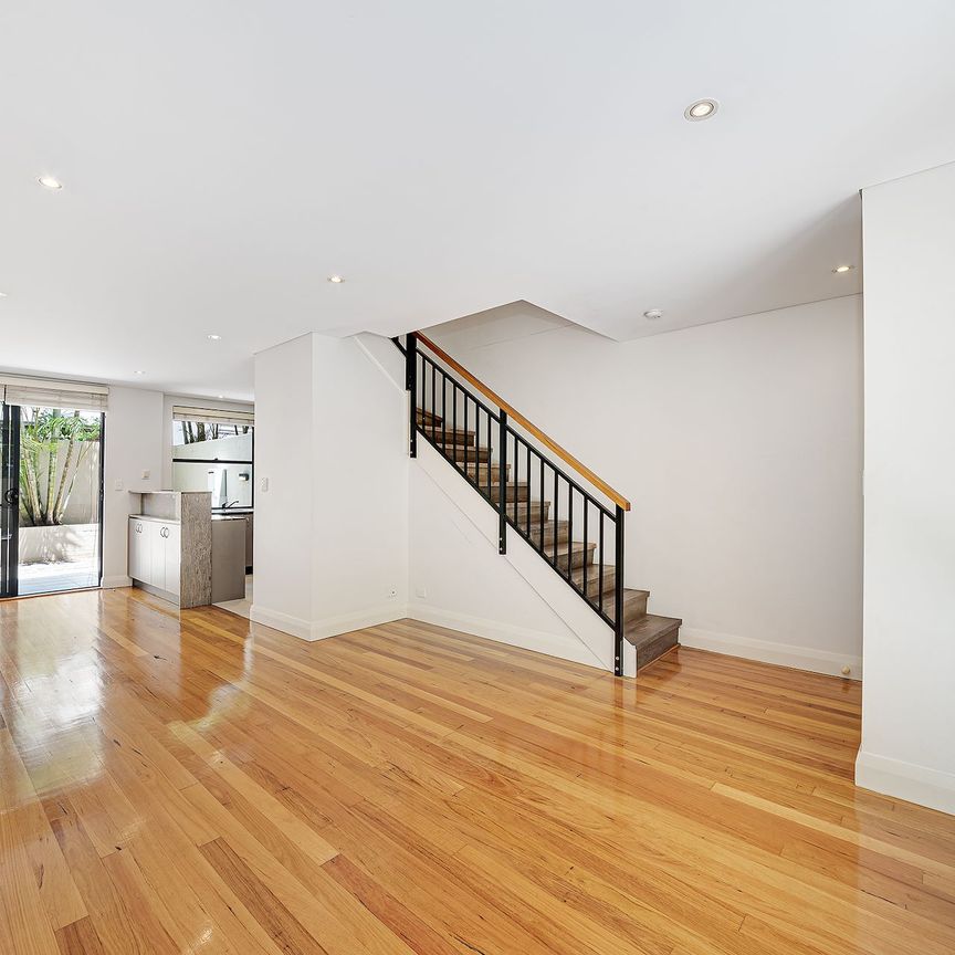 3/2 Armstrong Street, - Photo 1