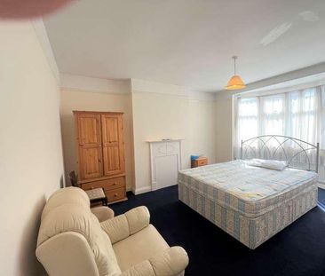 Athlone Rd, Brixton, London, SW2 - Photo 2