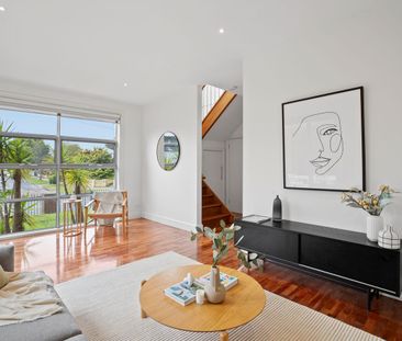 EFFORTLESS INDOOR LIVING IN A PEACEFUL POCKET - Photo 1