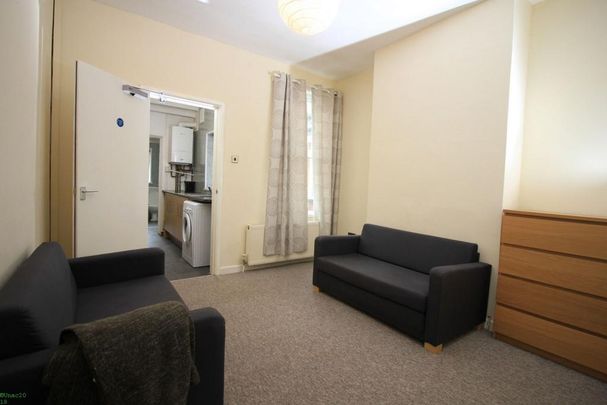 3 bedroom terraced house to rent - Photo 1