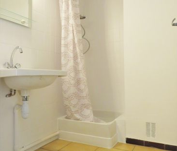 T2+PARK, Nîmes-Capouchiné, 540€ H.C - Photo 6