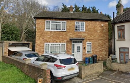 3 Bed Detached House, Addison Road, SE25 - Photo 3