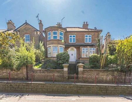 Chalk Hill, Bushey, WD19 - Photo 5