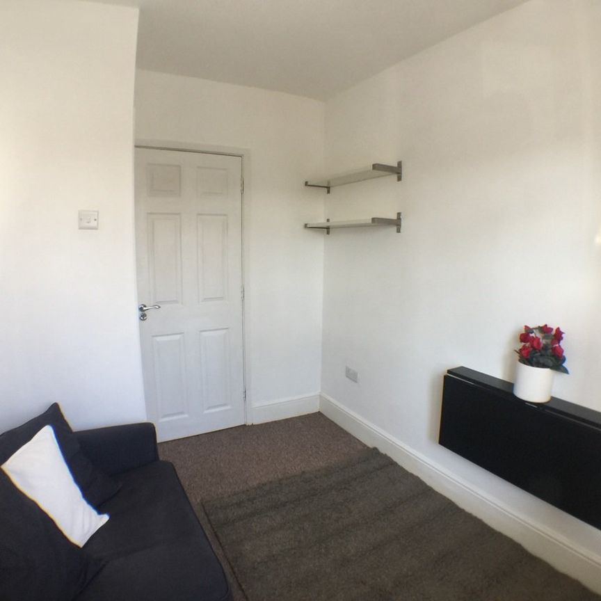 Room in a Shared House, East Ferry Road, E14 - Photo 1