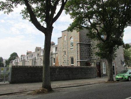 Top Floor Left, 130 Bon Accord Street, AB11 6TX, Aberdeen - Photo 3