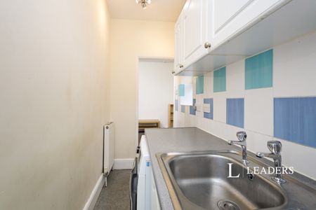 1 bedroom apartment to rent Dursley Road, Eastbourne, East Sussex, BN22 - Photo 4