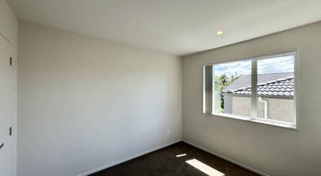 4-BEDROOM IN ONEHUNGA - Photo 5