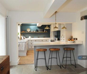 3 bedroom detached house to rent - Photo 4