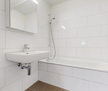 Generous balcony for perfect moments - Foto 1