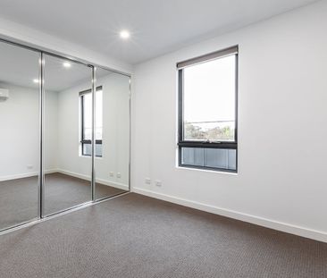 Thinking of selling? Contact our agent - Photo 5