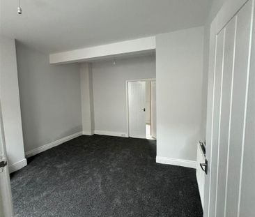 2 bed terraced house to rent in Harley Street, Burnley, BB12 - Photo 2