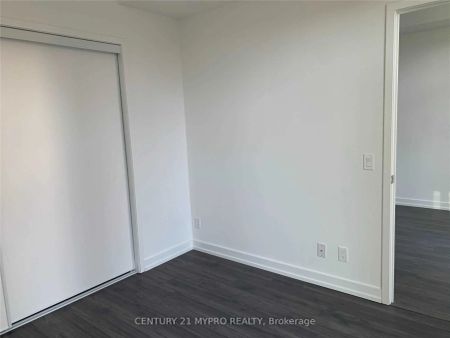 33 Helendale Avenue #1017 - Photo 3