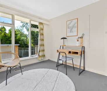 Massive four bedroom home *6 MONTH LEASE ONLY - Photo 4