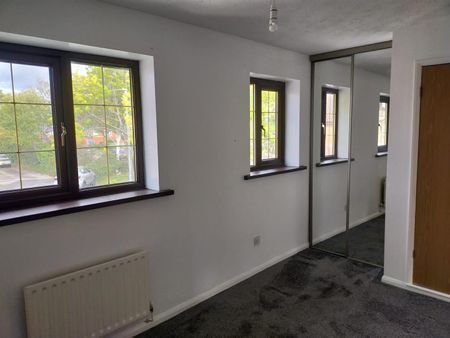 3 Beds - Detached house - - Photo 5