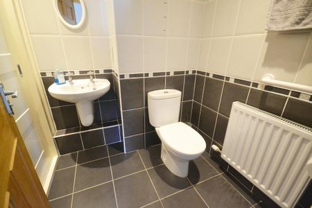 2 bedroom apartment to rent - Photo 5