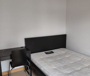 2 Bed Flat, Harley House, E14 - Photo 6