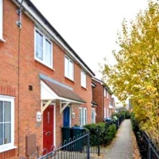 2 bedroom terraced house to rent - Photo 1