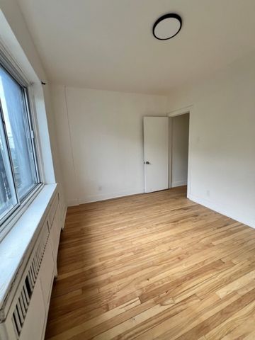Appartement à louer - Montréal (Côte-des-Neiges/Notre-Dame-de-Grâce) (Côte-des-Neiges) Appartement à louer - Montréal (Côte-des-Neiges/Notre-Dame-de-Grâce) (Côte-des-Neiges) - Photo 3