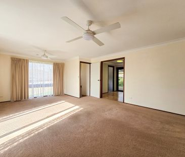 Spacious Family Home with Versatile Living in Prime Narellan Location - Photo 1