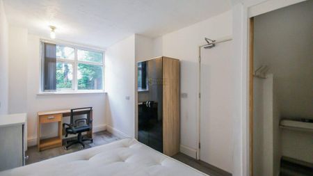 4 bedroom terraced house to rent - Photo 5