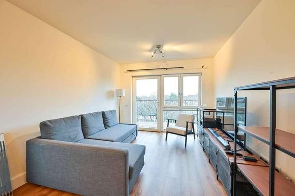 Monmouth Court, Bermondsey, SE1 - Photo 1