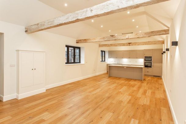 3 bedroom semi-detached house to rent - Photo 1