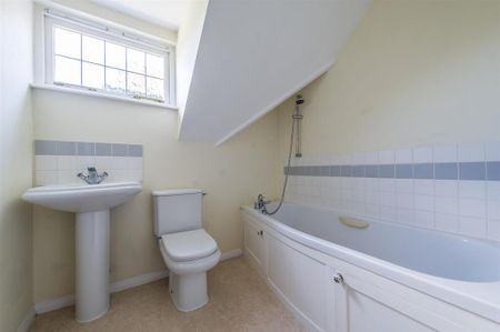 5 bedroom detached house to rent - Photo 4
