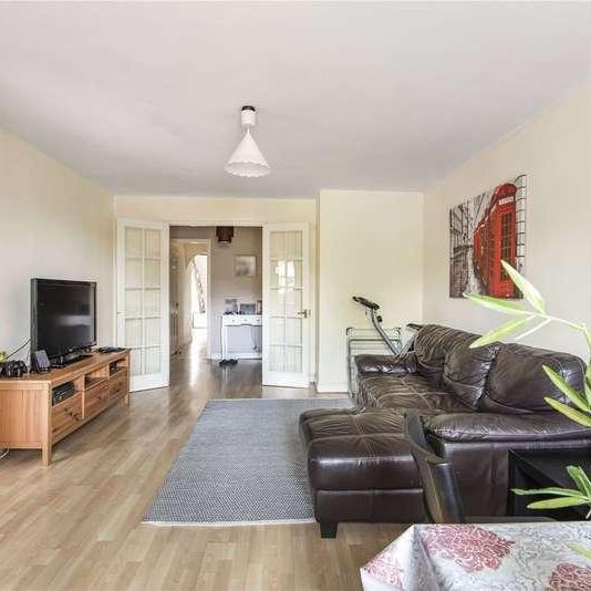 Lucas Gardens, East Finchley, London, N2 - Photo 1