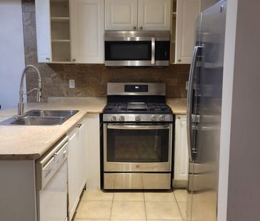 For Lease - 1548 Sarasota Crescent, Oshawa, Ontario - Photo 5