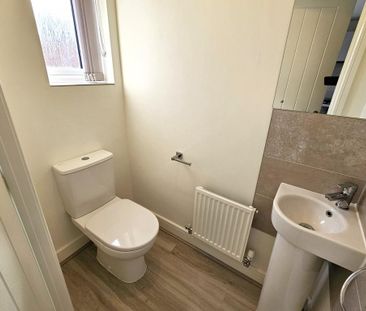 2 bedroom terraced house to rent - Photo 2