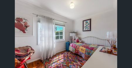 Bright & Airy Living in a Peaceful Emu Plains Pocket - Photo 4