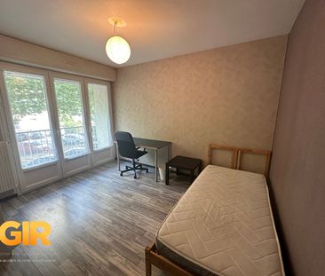 Location Appartement 5 pièces 77m² RENNES 35000 - Photo 2