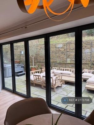 4 bedroom detached house to rent - Photo 1