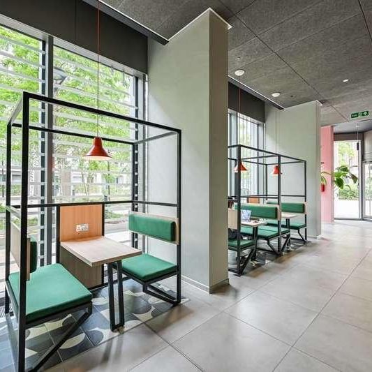 Skylark Point, Stratford, E20 - Photo 1