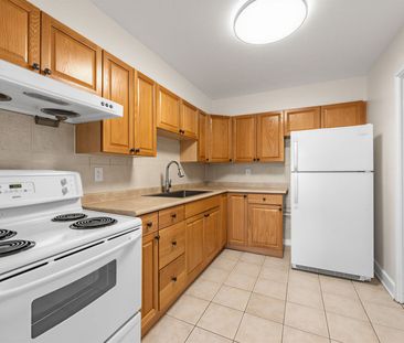 For Lease - 10 Edgecliffe Golfway Unit# 708, Toronto, Ontario - Photo 2
