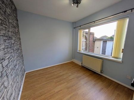 15 Wallaces Street, Newtownards, BT23 8JJ - Photo 2