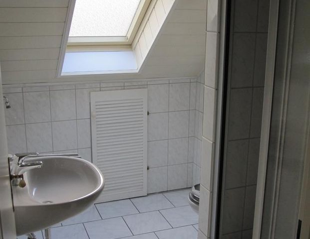 93qm Dachgeschoßwohnung in Troisdorf-Altenrath mit Carport - Photo 1