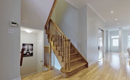 For Lease - 10 Birdsongs Street Unit# Main, 2nd, Richmond Hill, Ontario - Photo 3