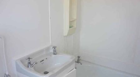 Cosy one bedroom in prime location! - Photo 3