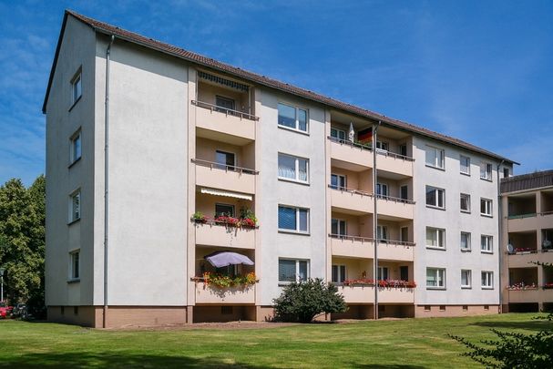 Eine top modernisierte 2-Zimmer-Wohnung wartet auf Sie! - Foto 1