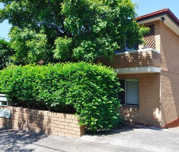 Modern two-bedroom apartment in great location - Photo 3