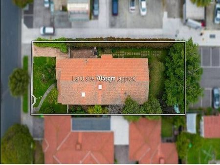 Large 5-bed House only 100m to Bentleigh station and Centre rd cafes! - Photo 4