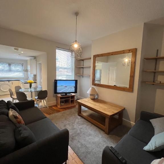 5 bedroom terraced house to rent - Photo 1